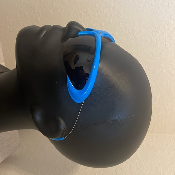 Balenciaga men’s sunglasses - Picture 2 of 4